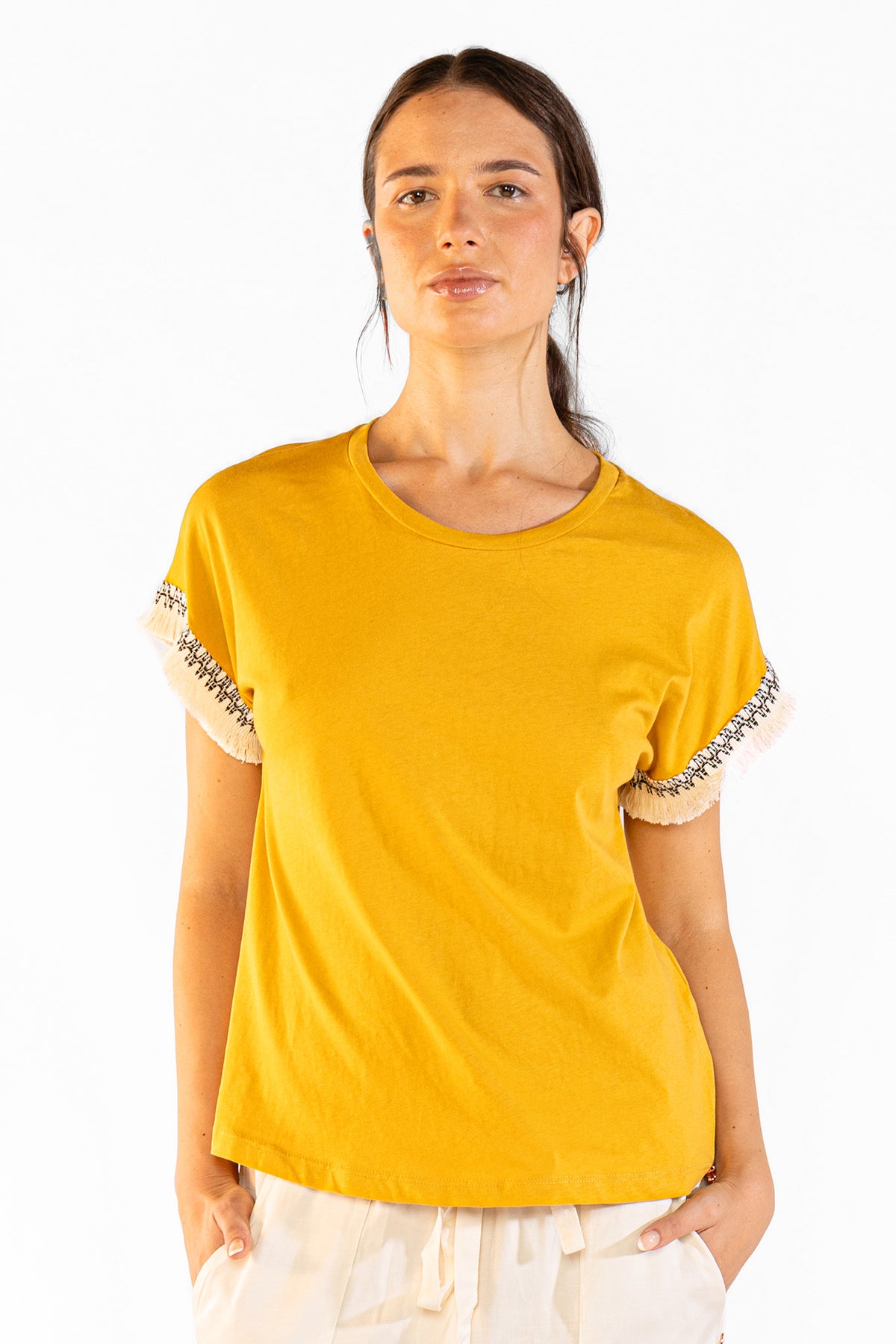 Fringes Tee en Camel Tops y Camisas Polonio UY