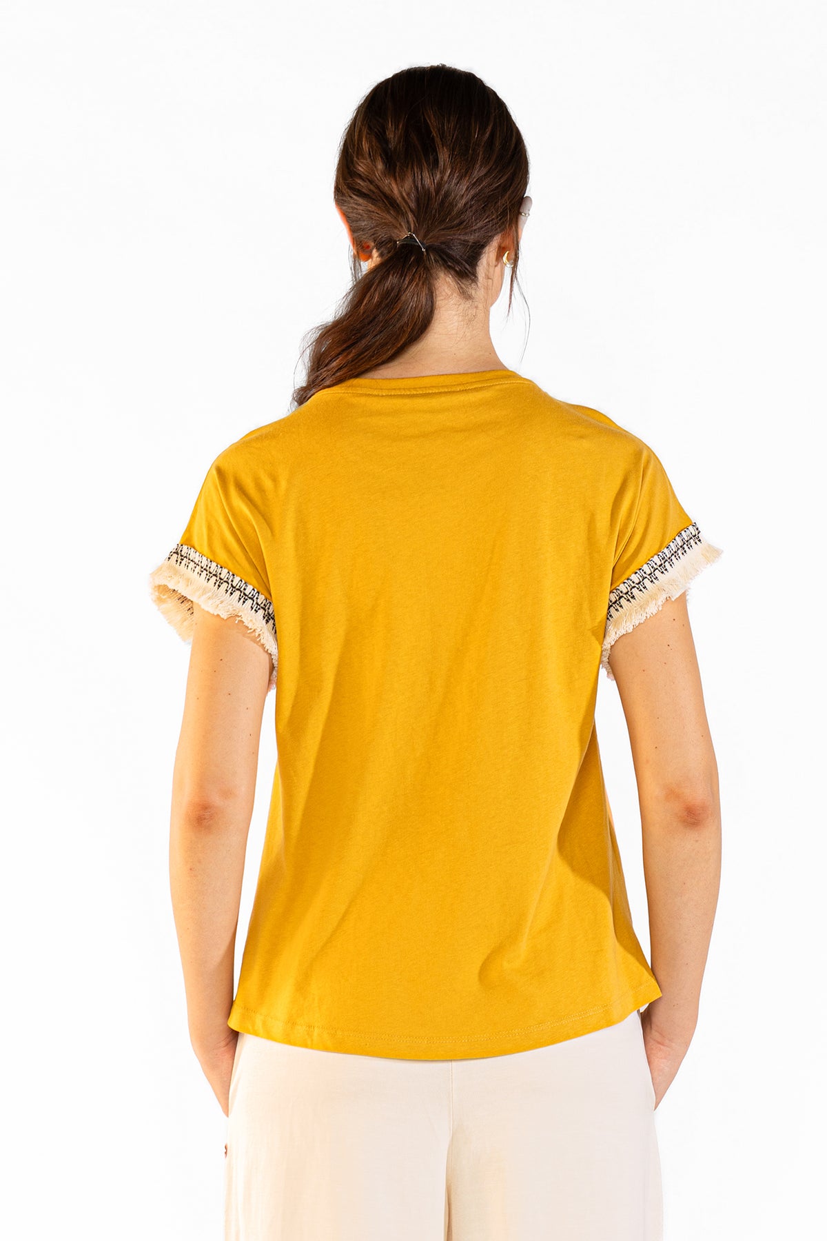 Fringes Tee en Camel Tops y Camisas Polonio UY