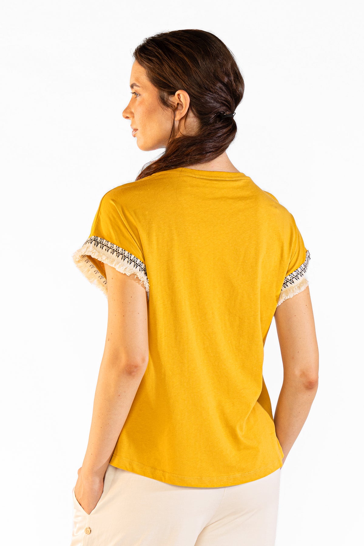 Fringes Tee en Camel Tops y Camisas Polonio UY