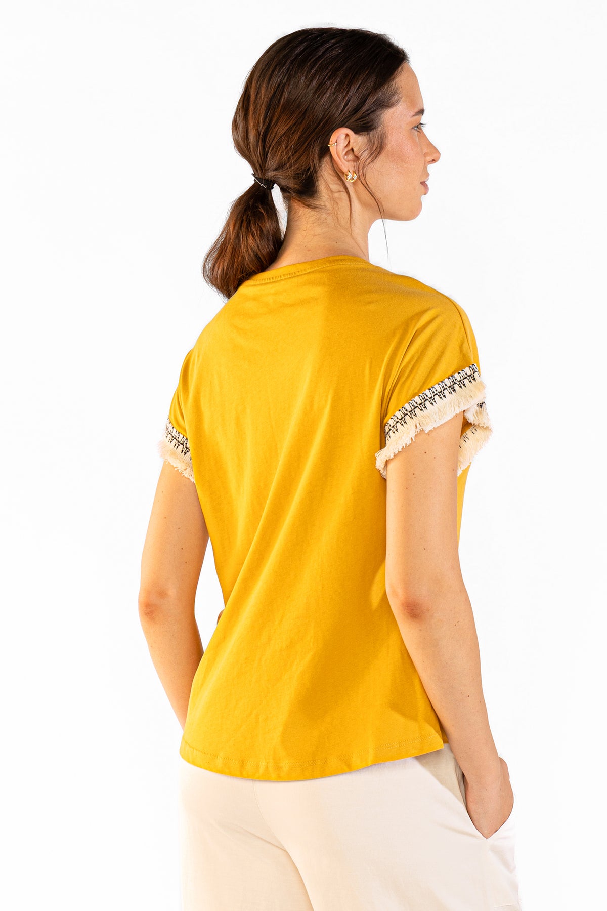 Fringes Tee en Camel Tops y Camisas Polonio UY