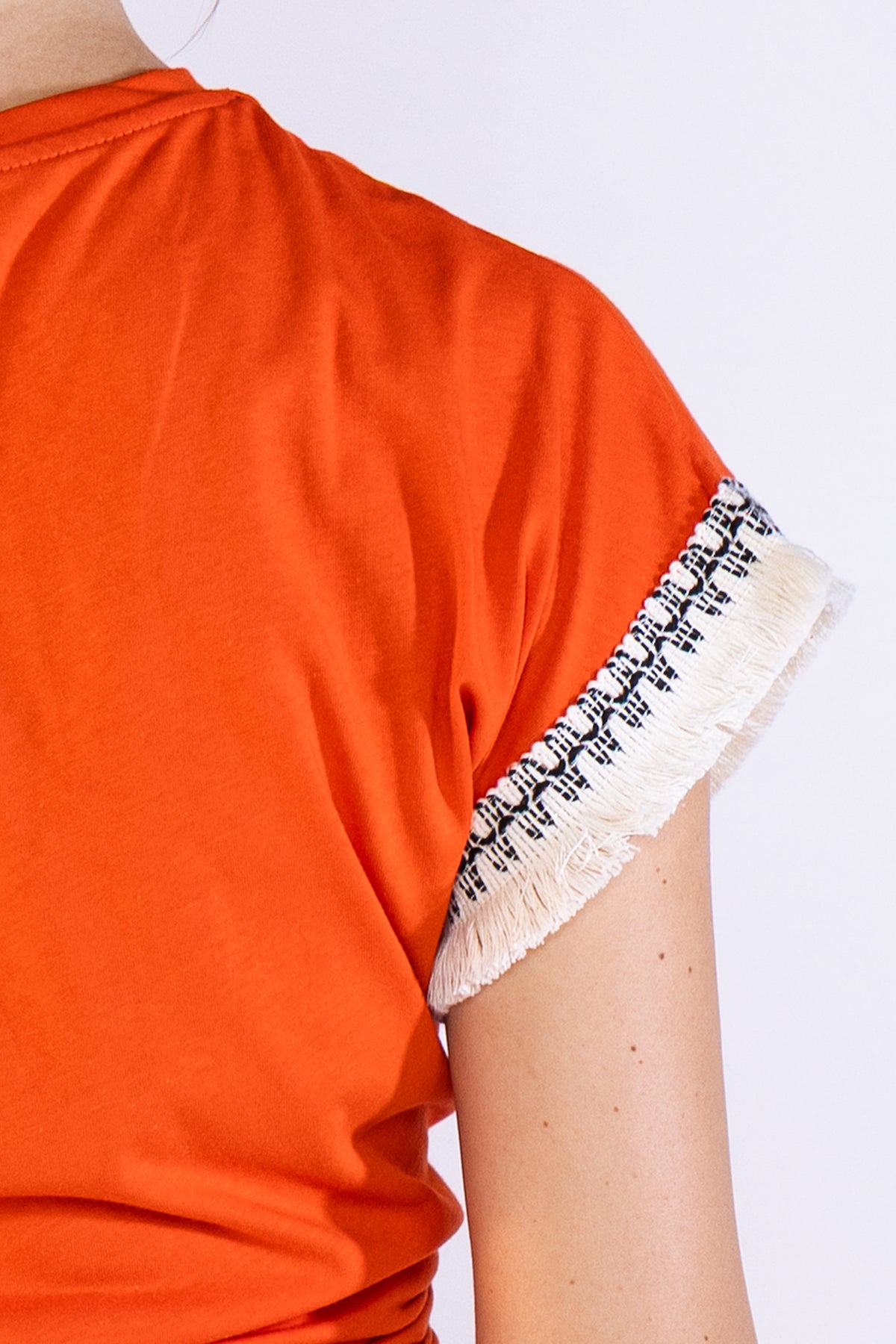 Fringes Tee en Orange Tops y Camisas Polonio UY