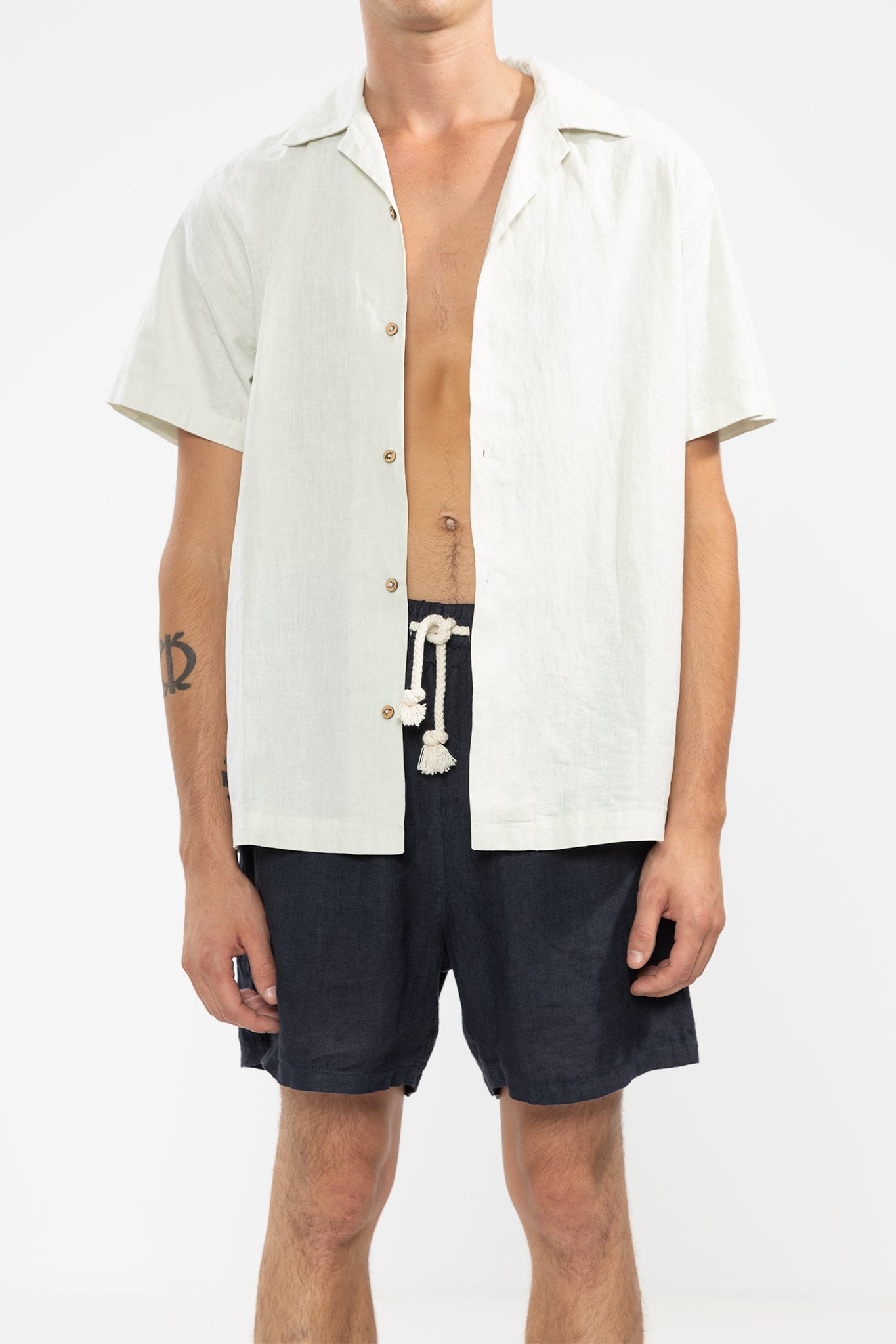 PREMIUM LINEN SHORTS